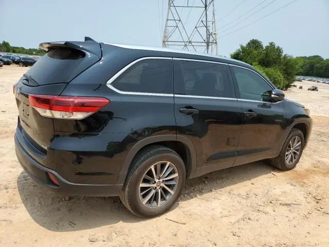 2019 TOYOTA HIGHLANDER SE  