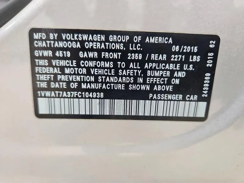 2015 VOLKSWAGEN PASSAT S  