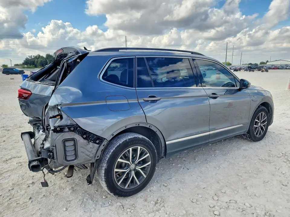 2020 VOLKSWAGEN TIGUAN SE  