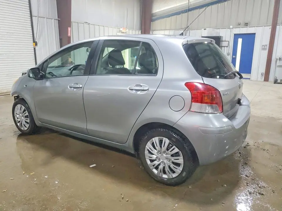 2010 TOYOTA YARIS BASE  