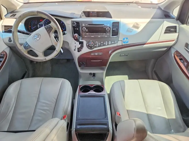 2013 TOYOTA SIENNA XLE 8-PASSENGER  