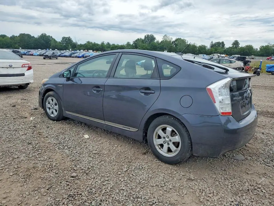 2010 TOYOTA PRIUS III  