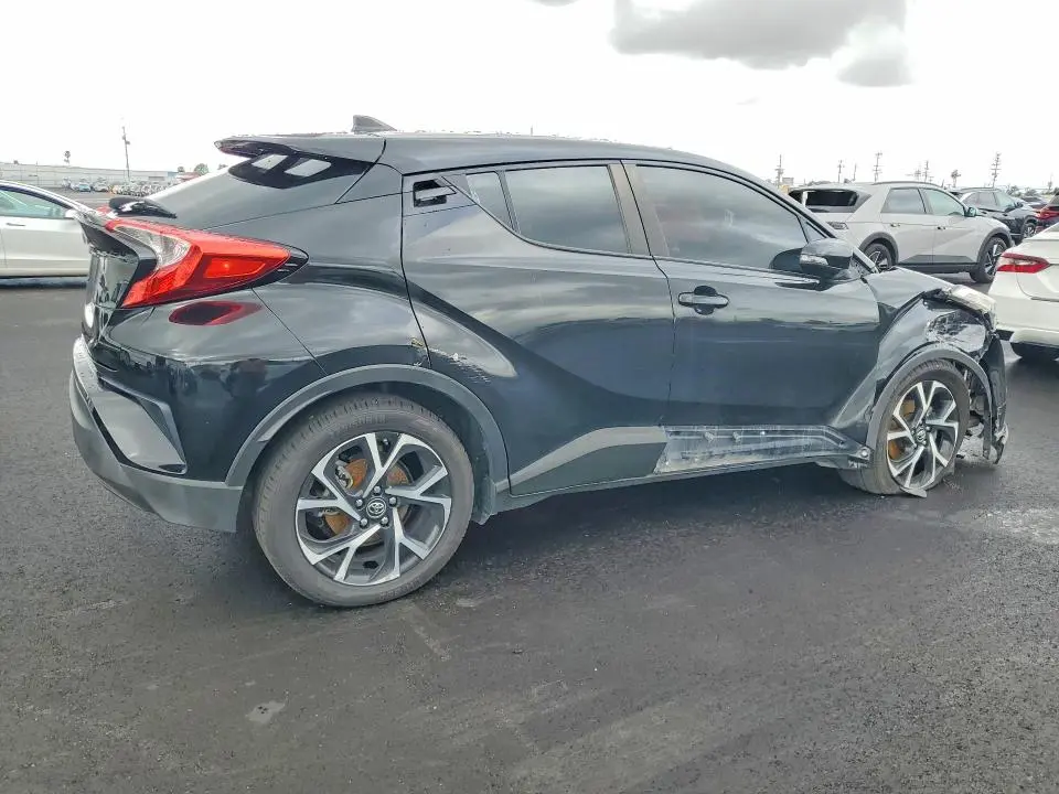 2018 TOYOTA C-HR XLE  