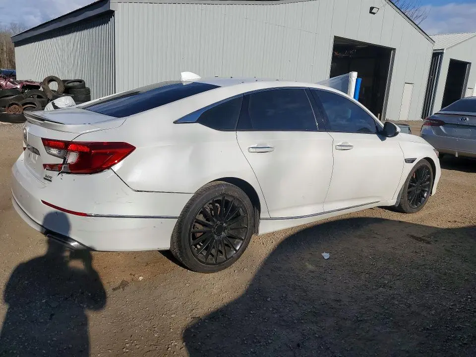 2018 HONDA ACCORD TOURING  