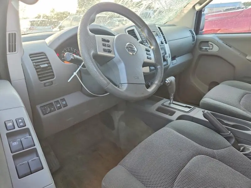 2016 NISSAN FRONTIER SV  