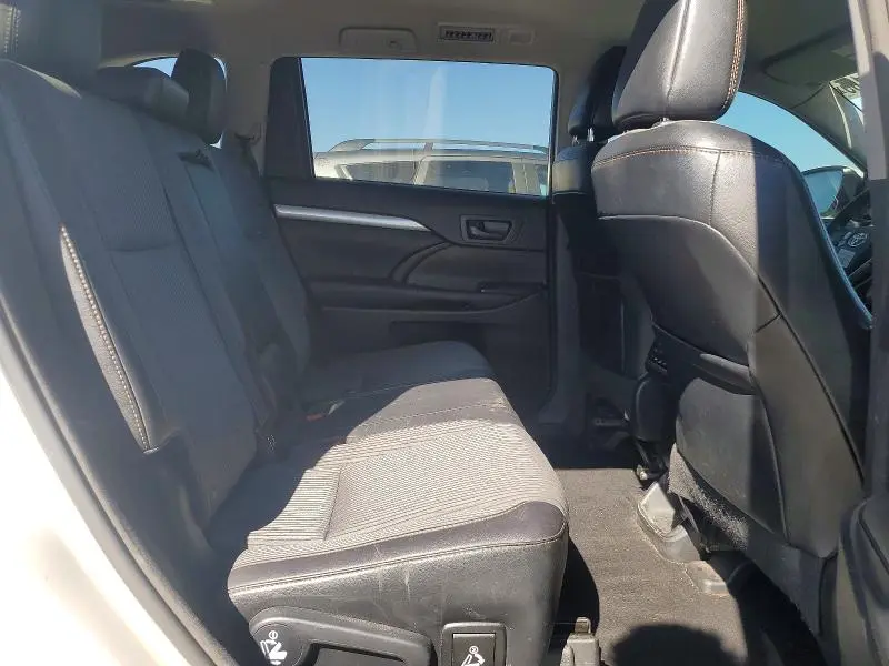 2016 TOYOTA HIGHLANDER LE PLUS  