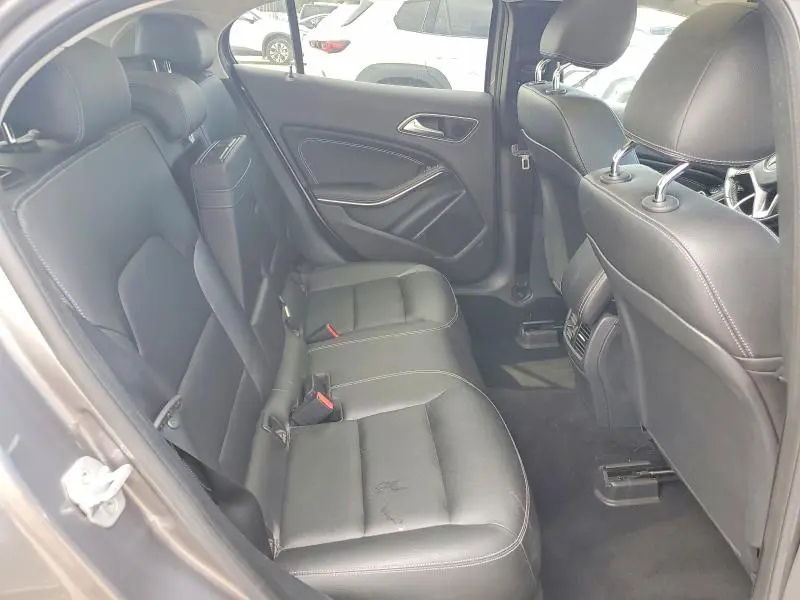 2015 MERCEDES-BENZ GLA 250  