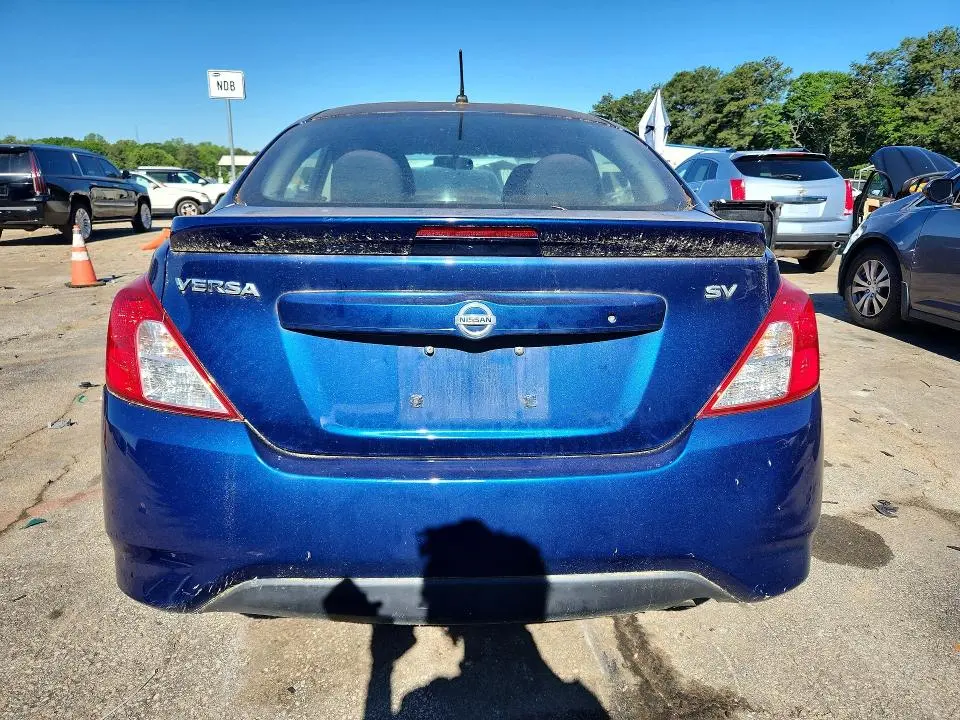 2018 NISSAN VERSA SV  
