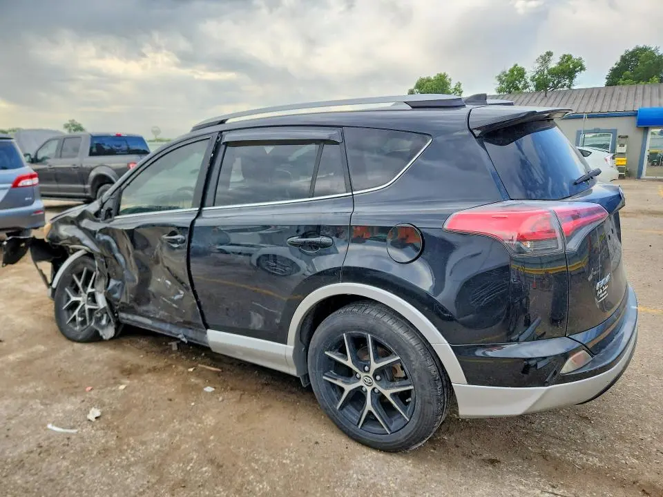 2016 TOYOTA RAV4 SE  