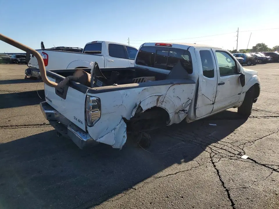 2015 NISSAN FRONTIER SV V6  