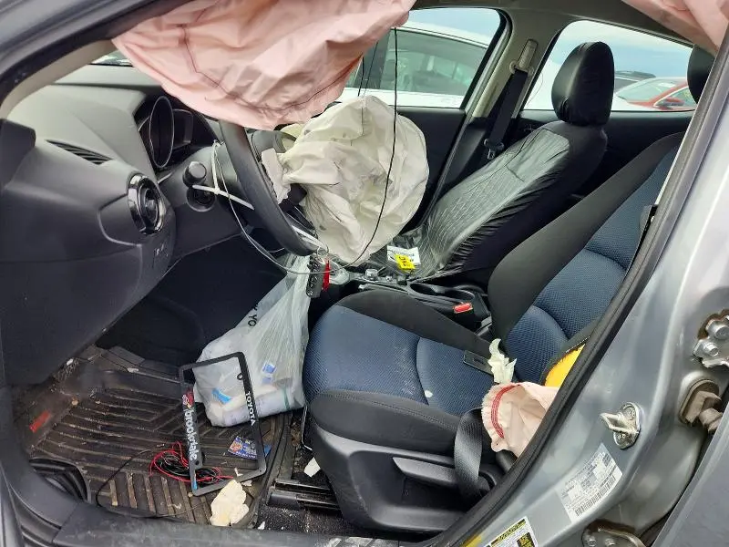2019 TOYOTA YARIS L  