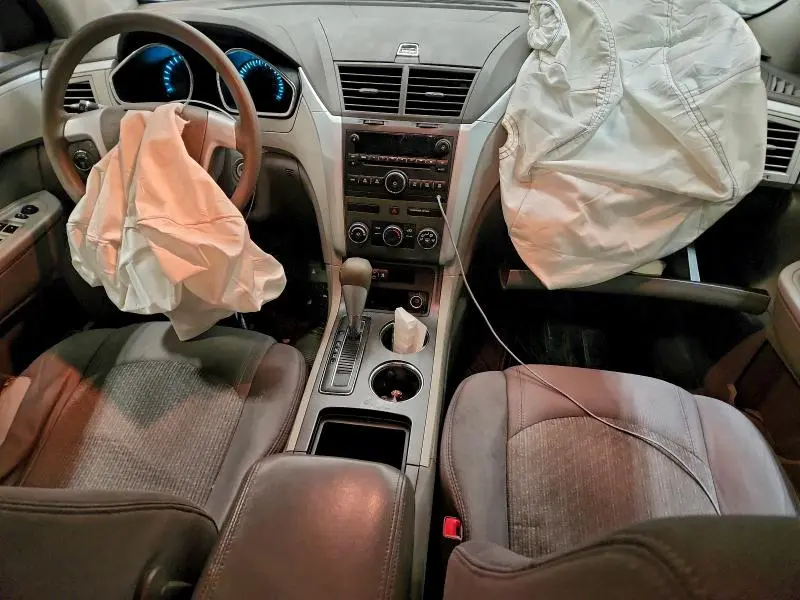 2010 CHEVROLET TRAVERSE LS  