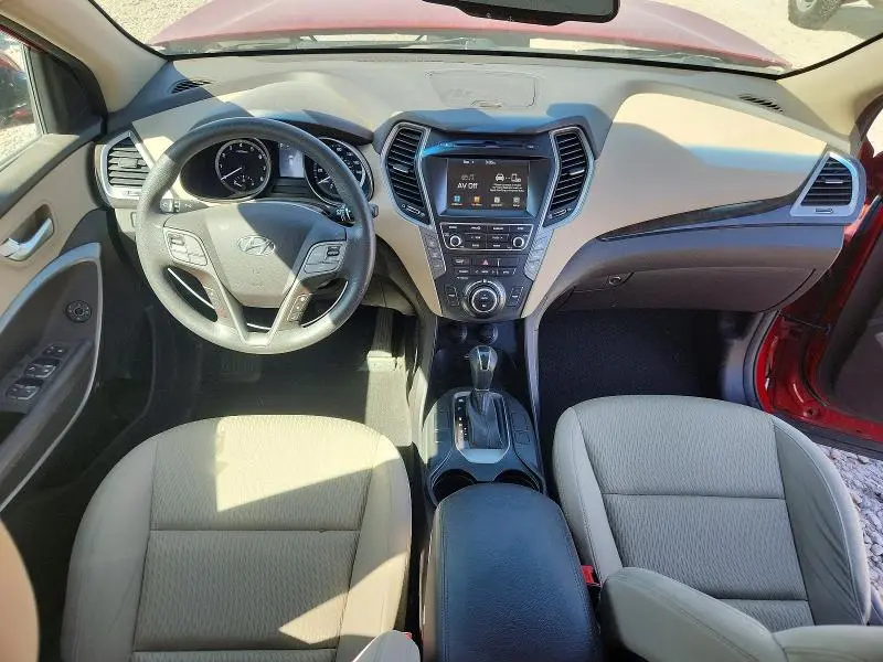 2017 HYUNDAI SANTA FE SE  