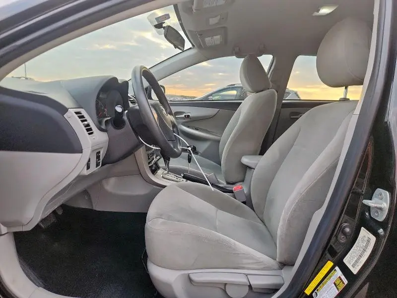 2013 TOYOTA COROLLA BASE  