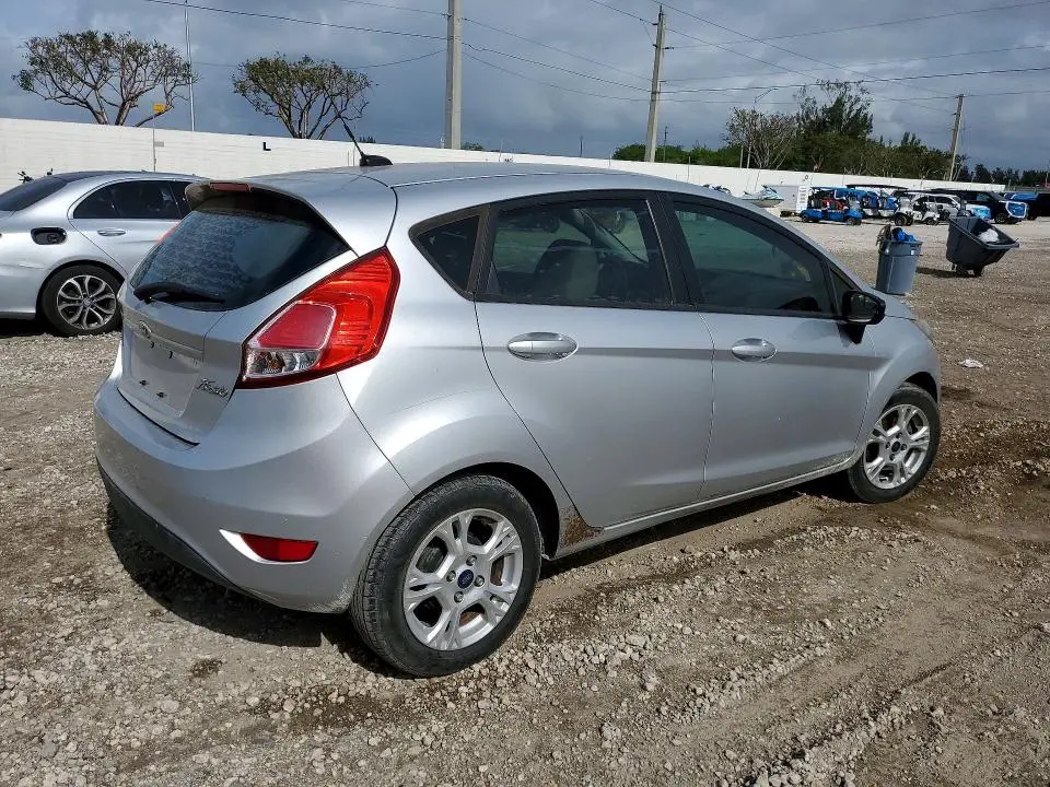 2015 FORD FIESTA SE  