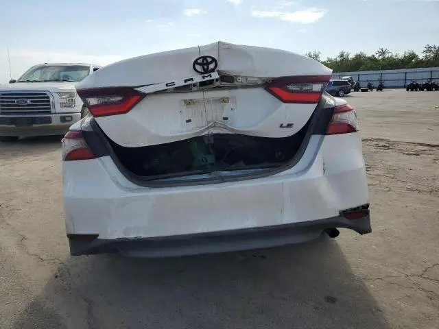 2022 TOYOTA CAMRY LE  