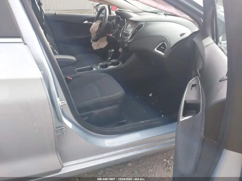 2018 CHEVROLET CRUZE LT AUTO