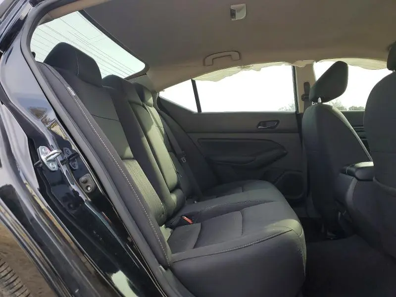 2024 NISSAN ALTIMA SV  