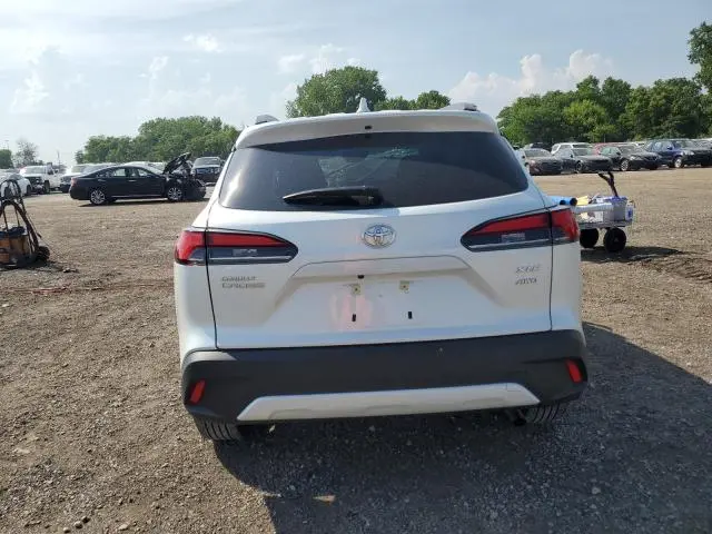 2024 TOYOTA COROLLA CROSS XLE  
