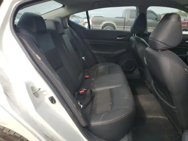 2019 NISSAN ALTIMA SR