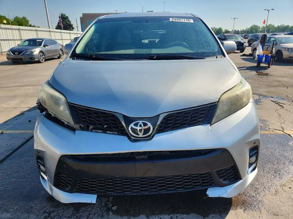 2013 TOYOTA SIENNA LE  