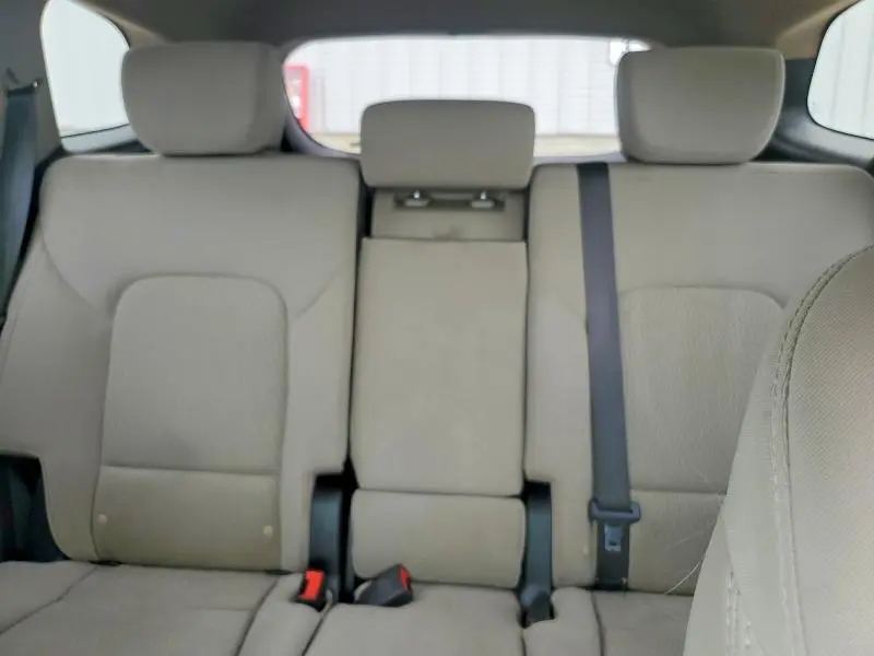 2018 HYUNDAI SANTA FE SE  