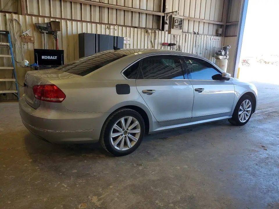 2013 VOLKSWAGEN PASSAT SEL  