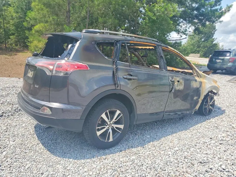 2017 TOYOTA RAV4 XLE   