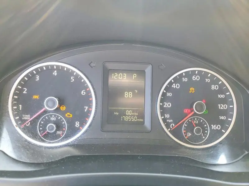 2010 VOLKSWAGEN TIGUAN S  