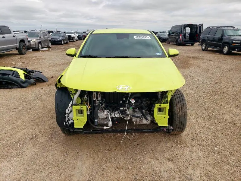 2024 HYUNDAI KONA SE  