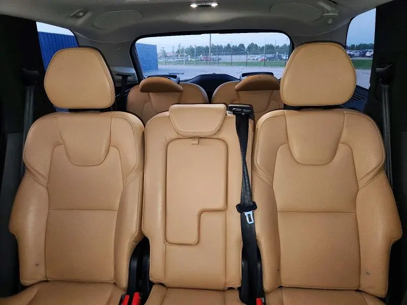 2016 VOLVO XC90 T6  