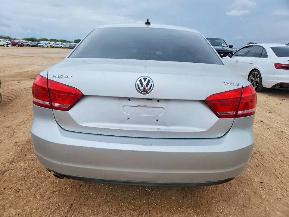 2014 VOLKSWAGEN PASSAT SE  
