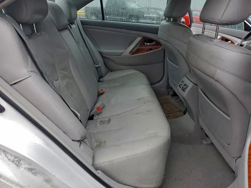 2010 TOYOTA CAMRY SE  