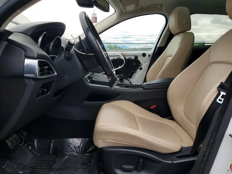 2018 JAGUAR F-PACE PREMIUM  