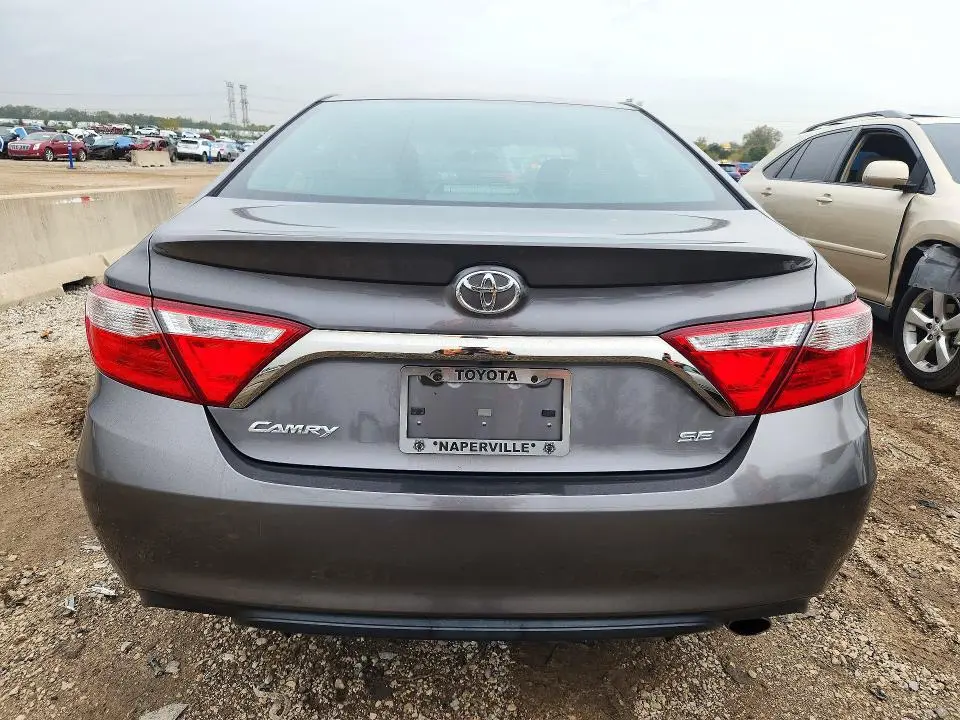 2017 TOYOTA CAMRY SE  
