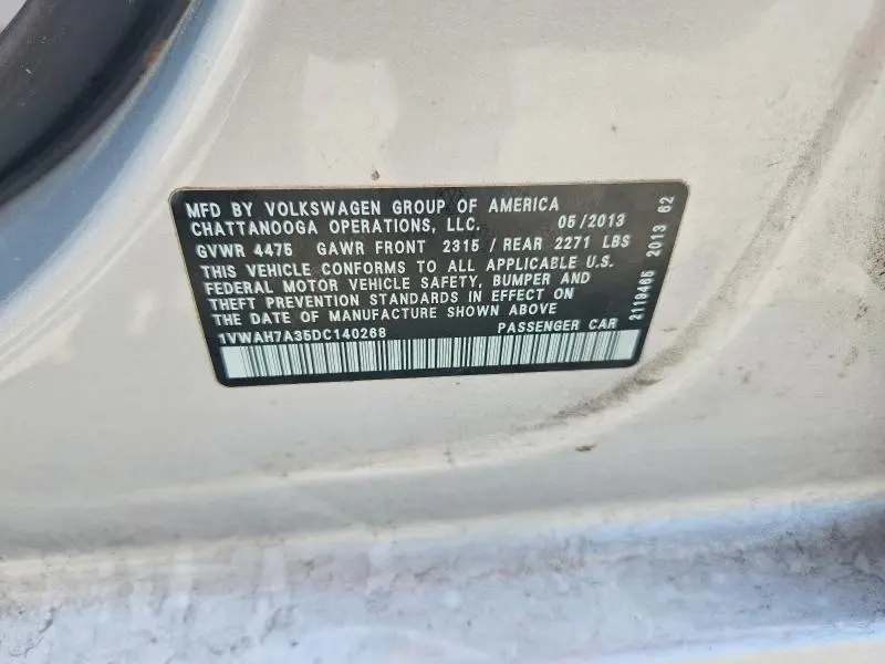 2013 VOLKSWAGEN PASSAT S  