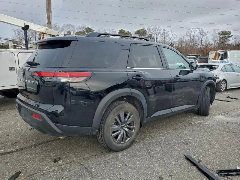 2025 NISSAN PATHFINDER SV  