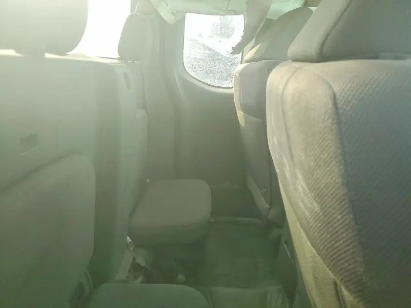 2015 NISSAN FRONTIER S  