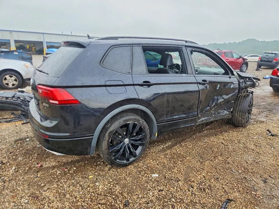 2021 VOLKSWAGEN TIGUAN SE  