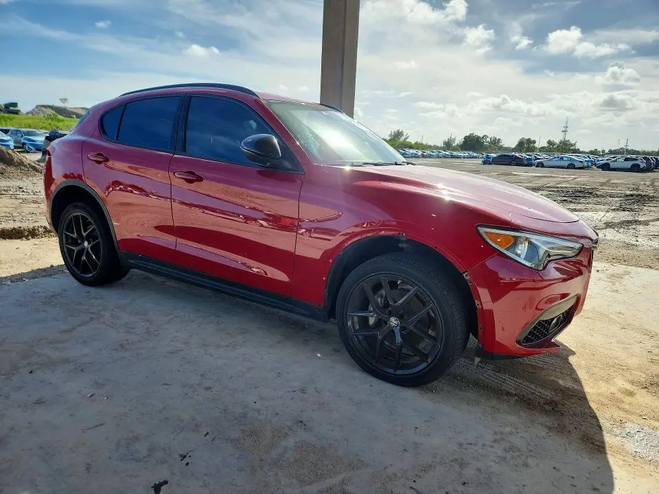 2021 ALFA ROMEO STELVIO SPORT  