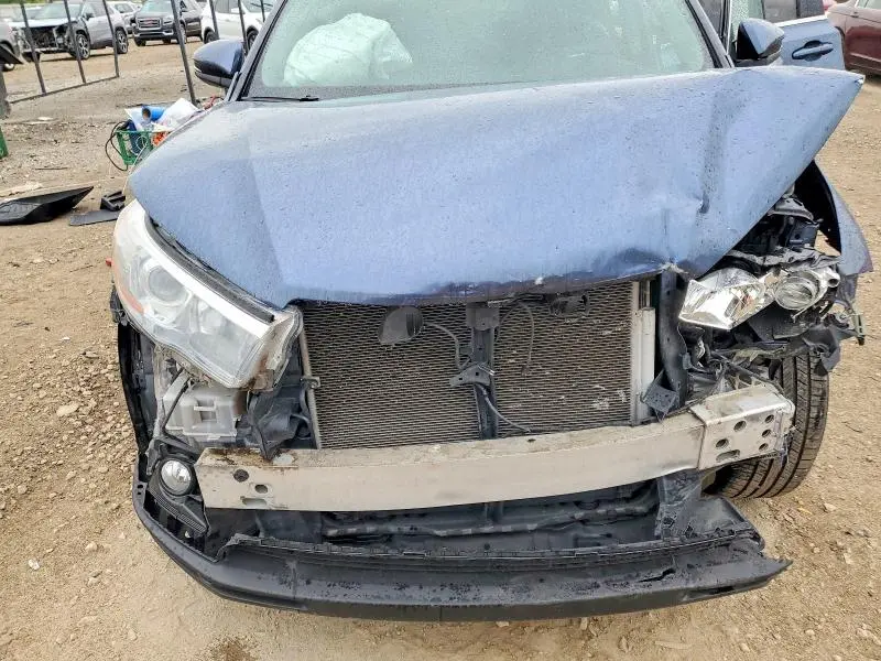 2016 TOYOTA HIGHLANDER XLE  