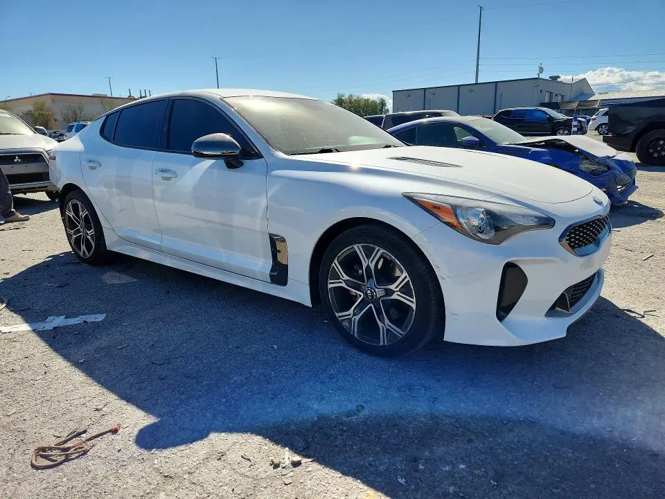 2020 KIA STINGER GT-LINE  