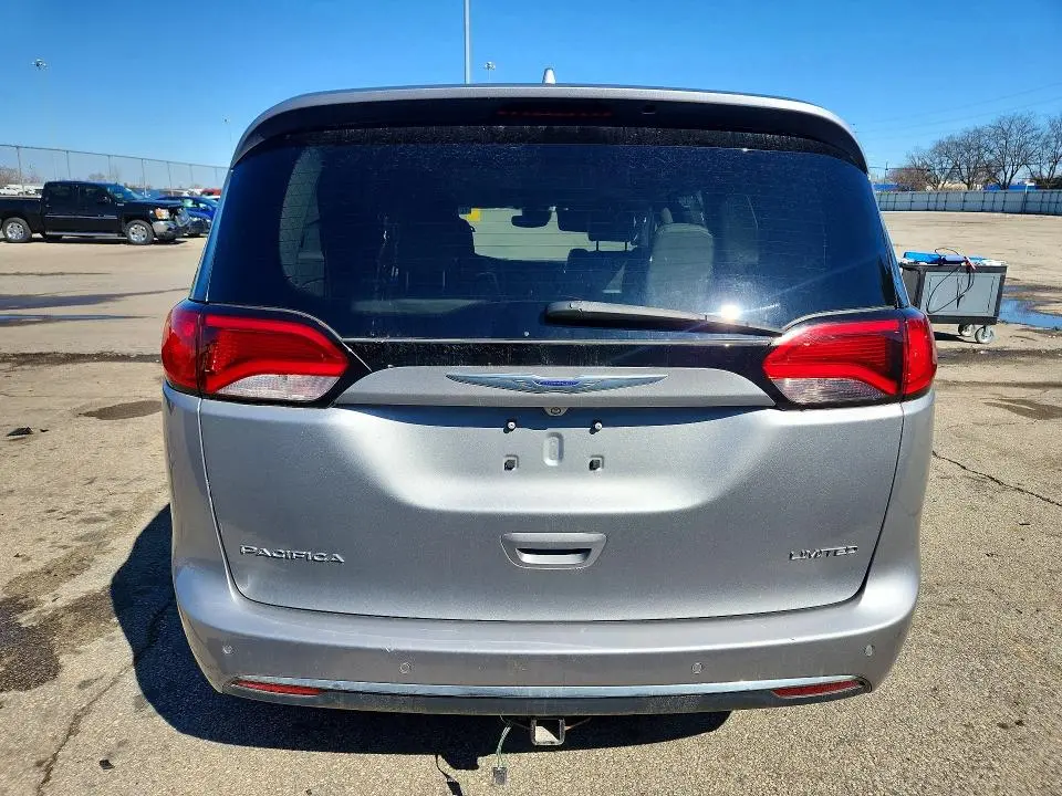 2019 CHRYSLER PACIFICA LIMITED  
