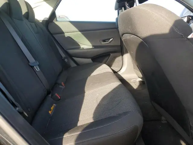 2022 HYUNDAI ELANTRA SE