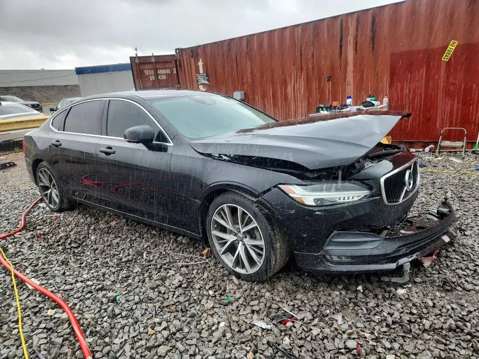 2018 VOLVO S90 T5 MOMENTUM  