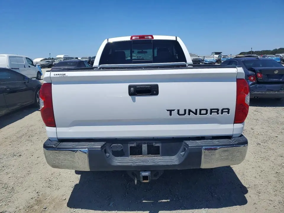 2017 TOYOTA TUNDRA SR5  