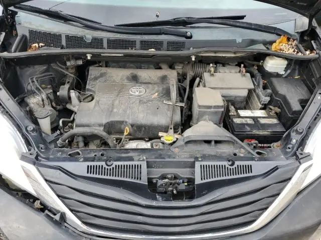 2011 TOYOTA SIENNA LE  