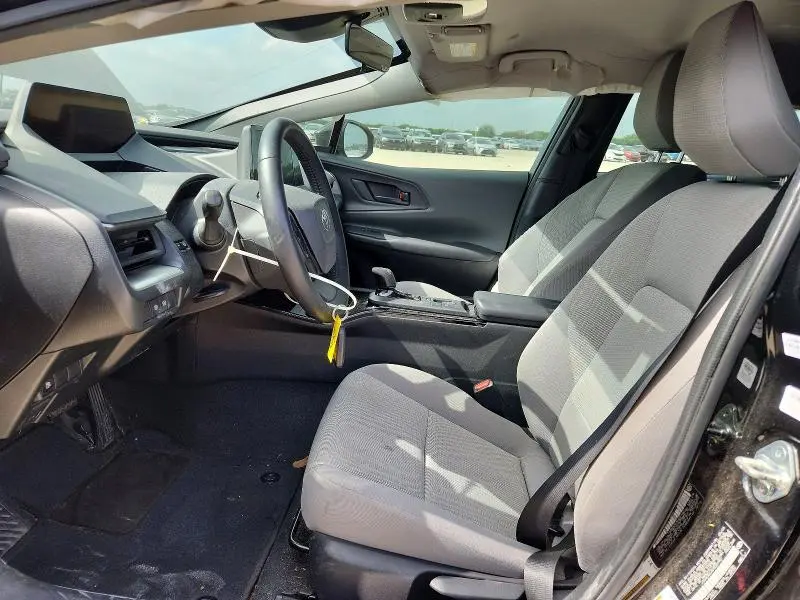 2023 TOYOTA PRIUS LE  
