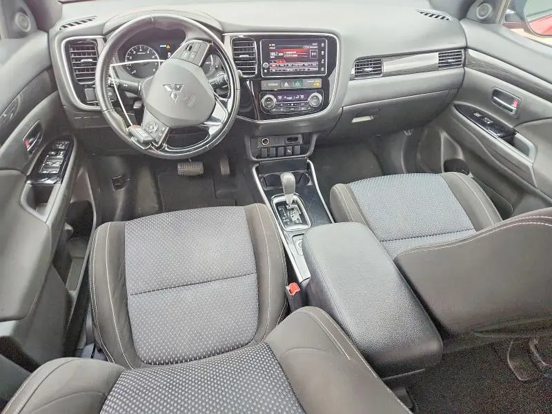 2018 MITSUBISHI OUTLANDER SE  
