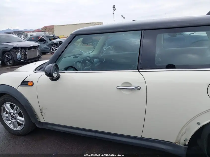 2013 MINI HARDTOP COOPER